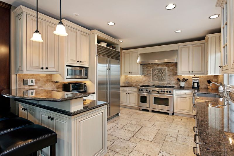 Kitchen Cabinets Installed in Fort Myers Home